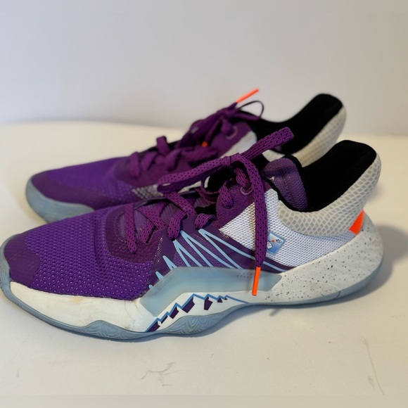 Adidas D.O.N. Issue 1 shoes.  Men’s size 7 - Picture 1 of 11